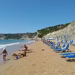Gecko, Arillas Case de vacanță